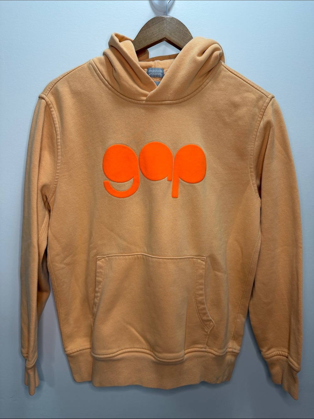 GAP Men's Orange Peach Crewneck Hoodie with Bright Orange Logo 25x22 Size Small